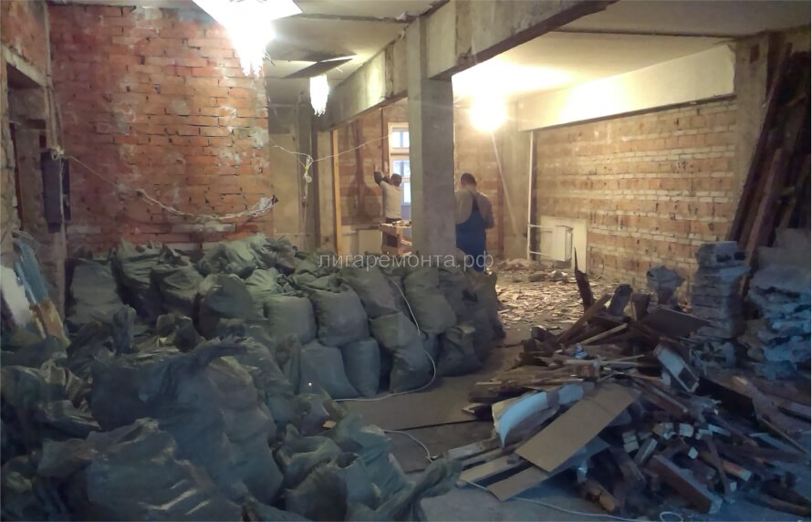 Демонтажные работы в квартире в Москве